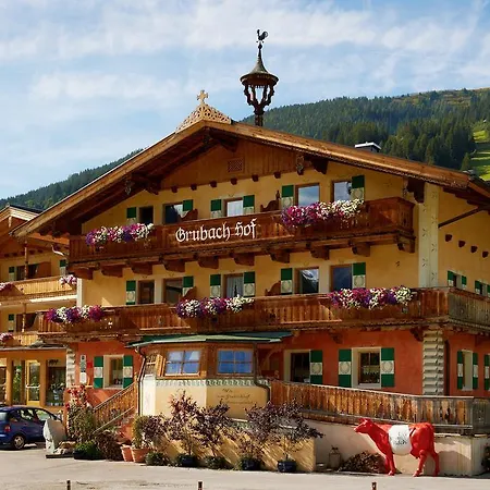 Hotel Der Grubacher 4*